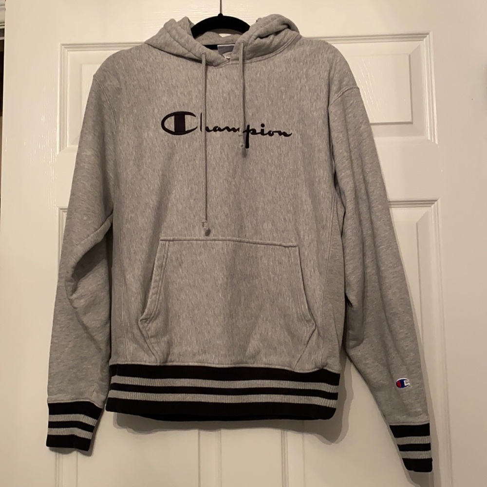 MENS CHAMPION SWEATSHIRT SIZE MEDIUM